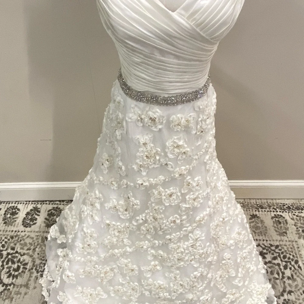 NWT Tony Bowls Wedding Dress. Size 14. - Picture 4 of 9